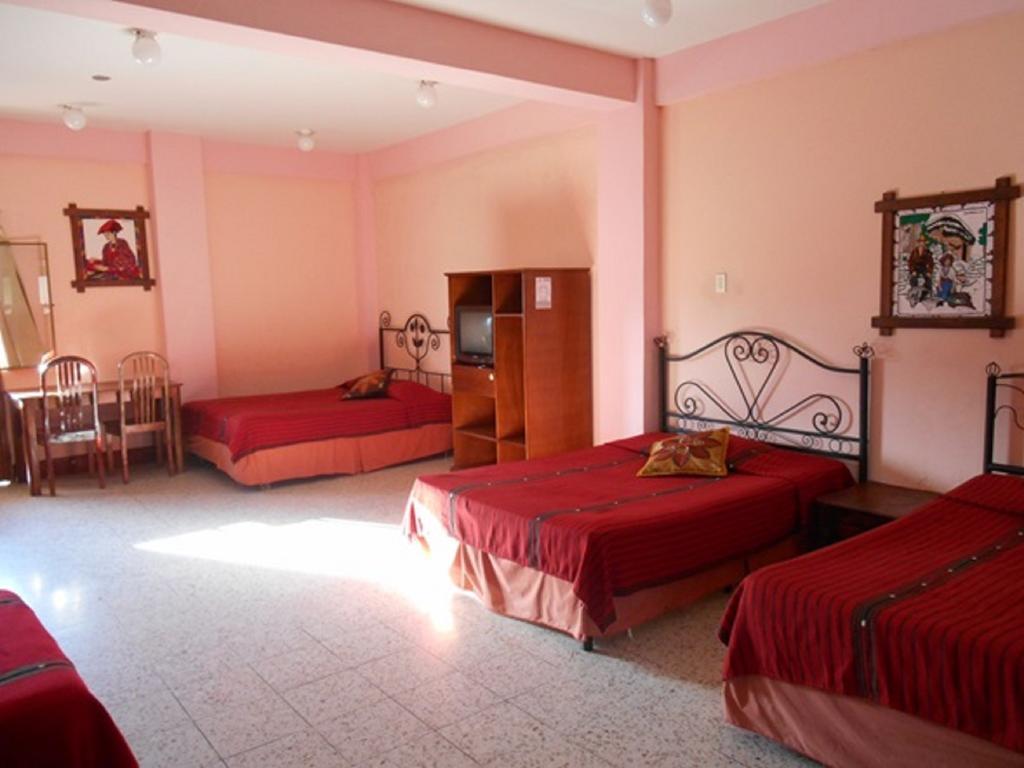 باناخاتشيل Hotel El Chaparral الغرفة الصورة
