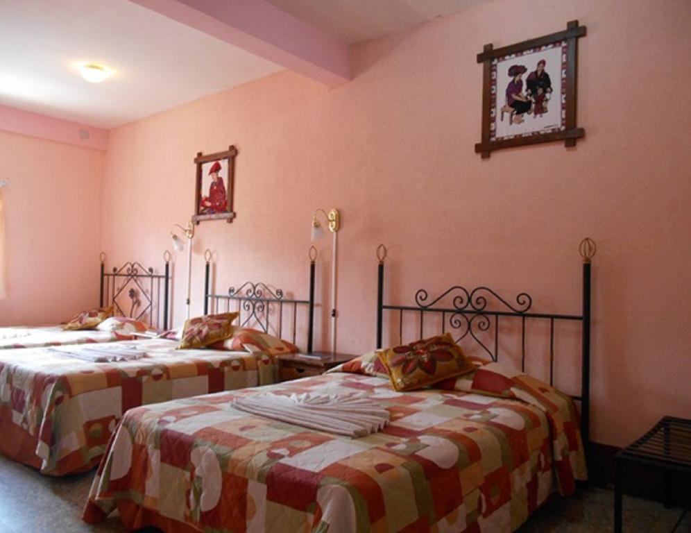 باناخاتشيل Hotel El Chaparral الغرفة الصورة